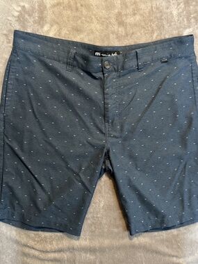 Travis Mathew Men's Blue Athletic Golf Shorts Pockets Stretch Lightweight Sz 38